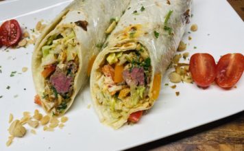Wraps mit asiatisch eingelegten Rinderfiletstreifen