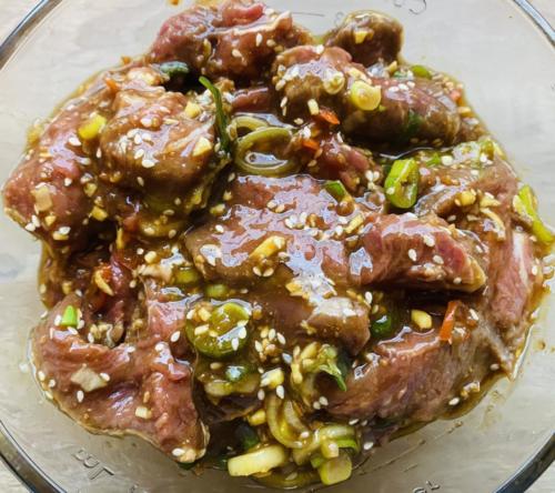 Wraps mit asiatisch eingelegten Rinderfiletstreifen